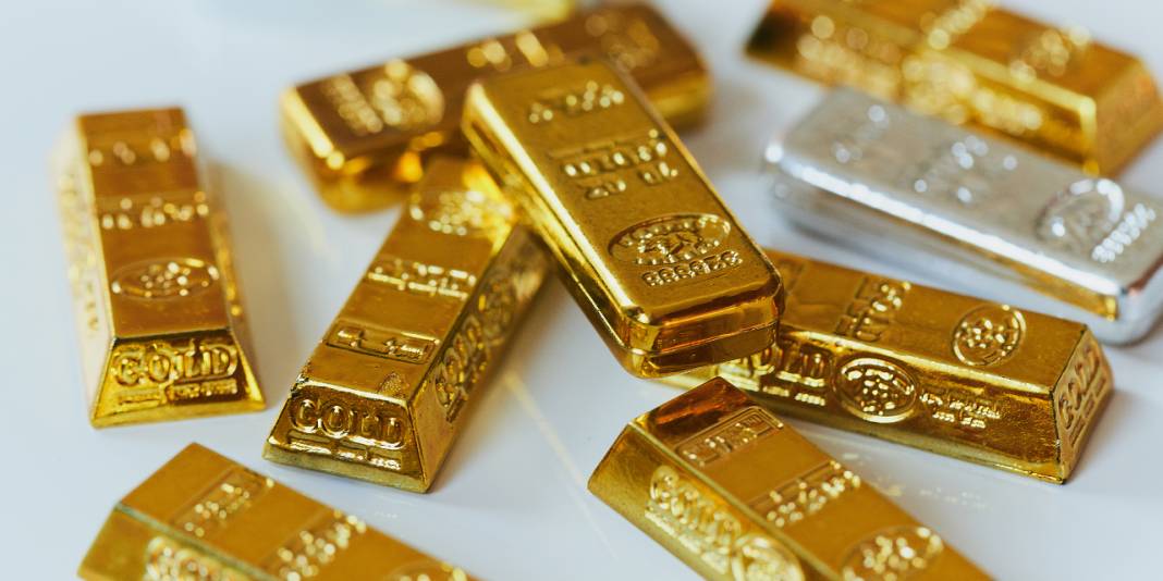 Altın yükselir mi? Yatırımcılar yakından takip ediyordu! Ünlü banka tahminini güncelledi 5